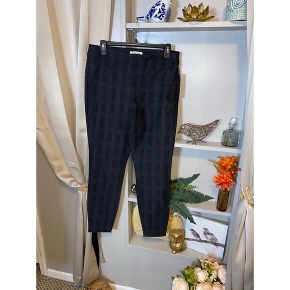 NWT $78 Nanette Lepore Black Grey size Medium Plaid Stretchy Pants - Picture 1 of 9